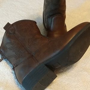 Boys size 10 boots